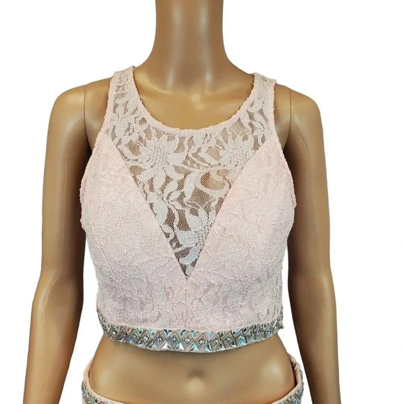 City Triangles Brand Size 9 Two Piece Light Pink Floor Length Lace Formal Dress - Picture 4 of 9